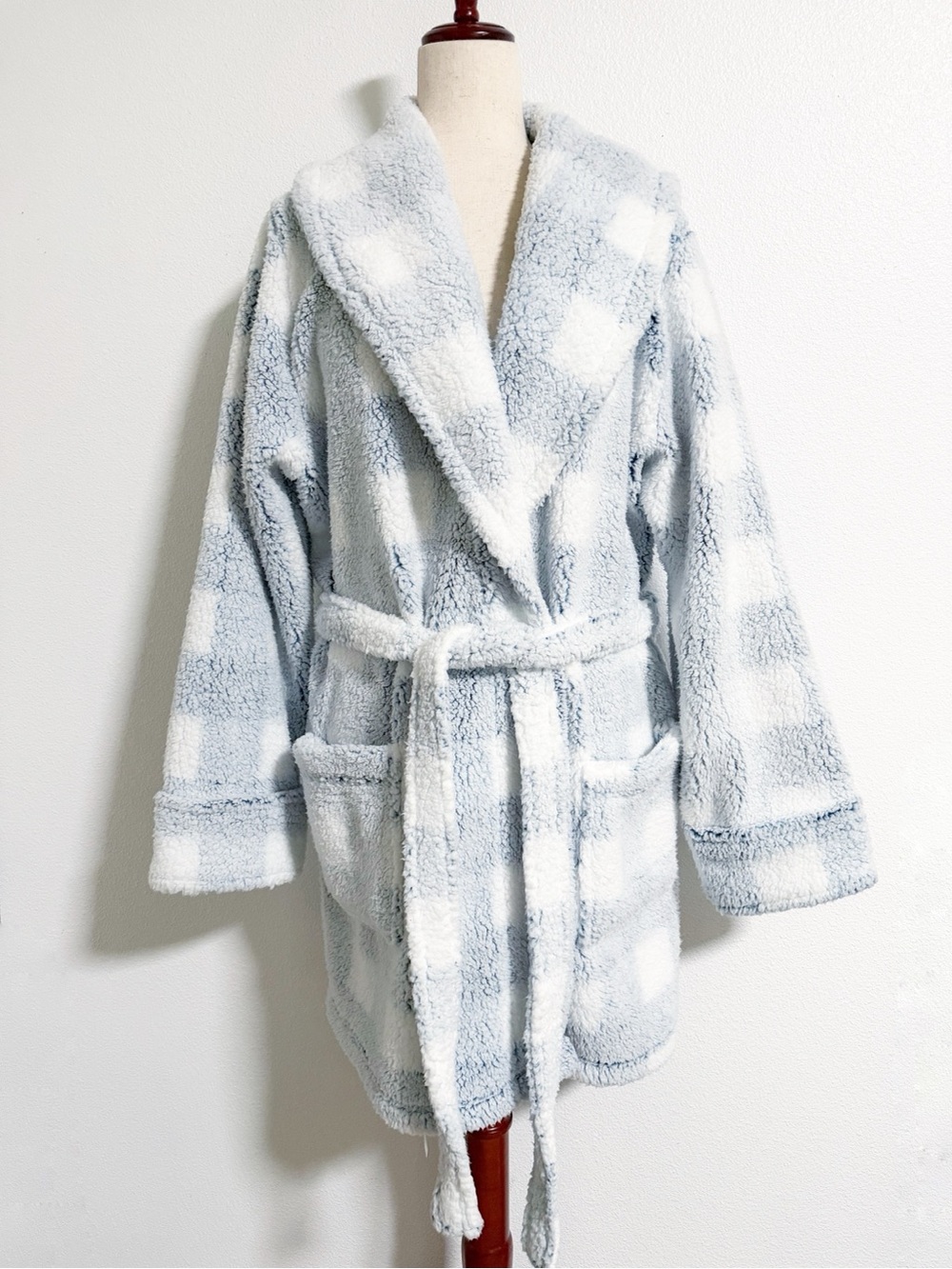 NEW Lounge Life Plush Plaid Robe